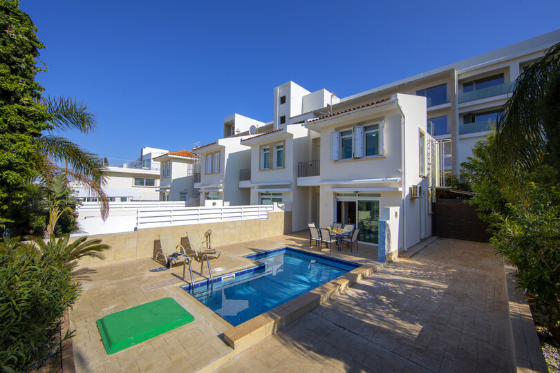 Siz ve Aileniz, Protaras Villa 1430, İncir Ağacı Koyu yakınlarındaki bu 5 Yıldızlı Özel Havuzlu Villaya Bayılacaksınız