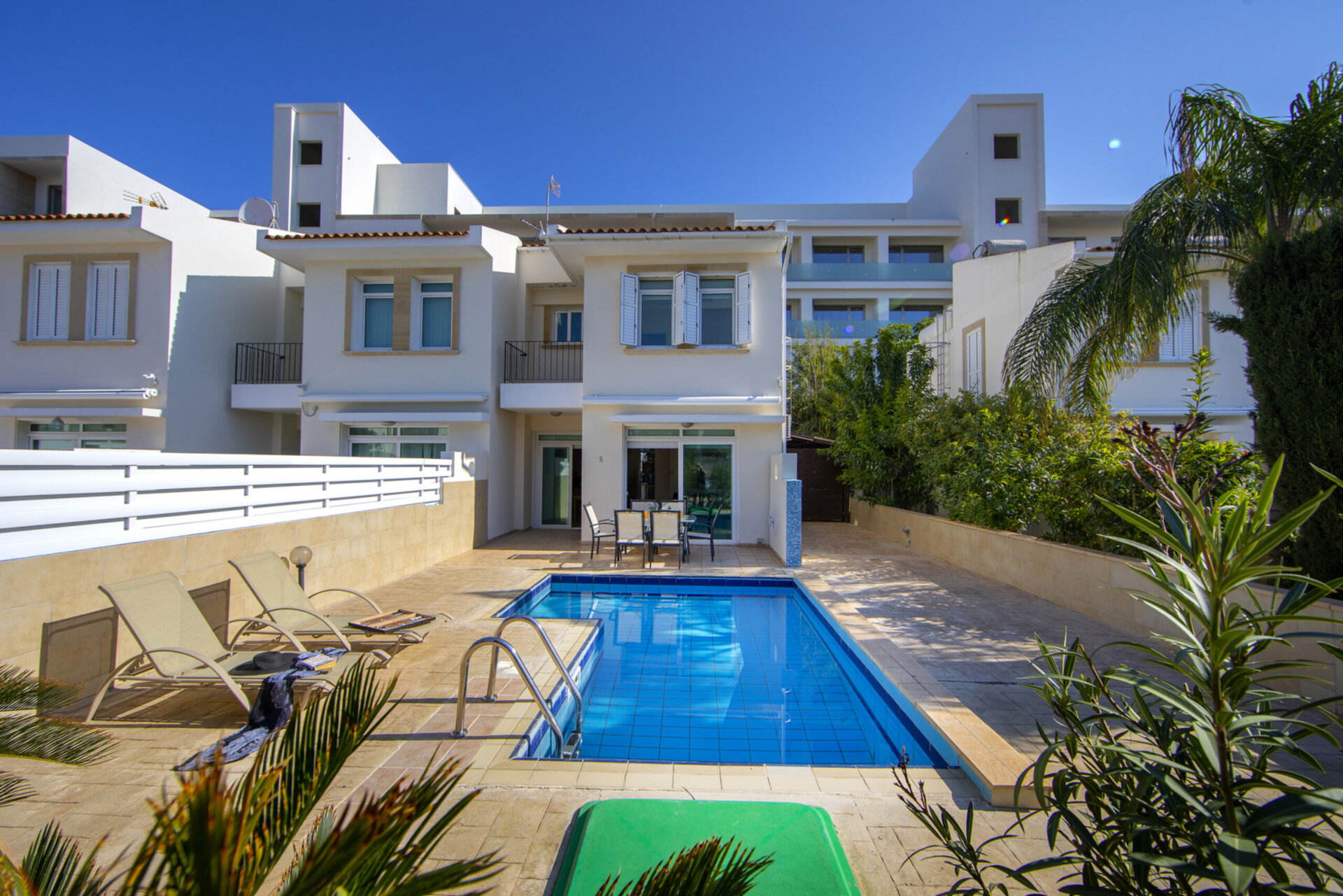 Siz ve Aileniz, Protaras Villa 1430, İncir Ağacı Koyu yakınlarındaki bu 5 Yıldızlı Özel Havuzlu Villaya Bayılacaksınız