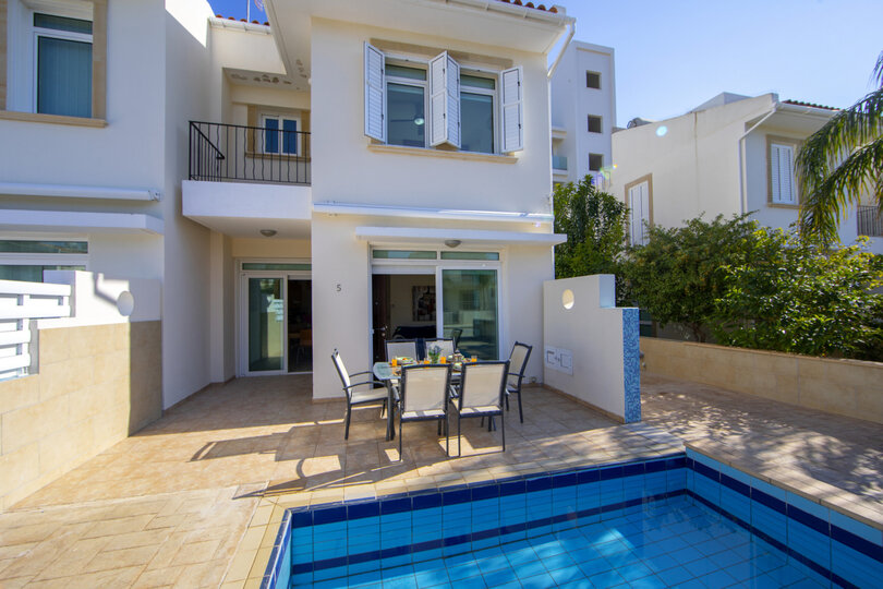 Siz ve Aileniz, Protaras Villa 1430, İncir Ağacı Koyu yakınlarındaki bu 5 Yıldızlı Özel Havuzlu Villaya Bayılacaksınız