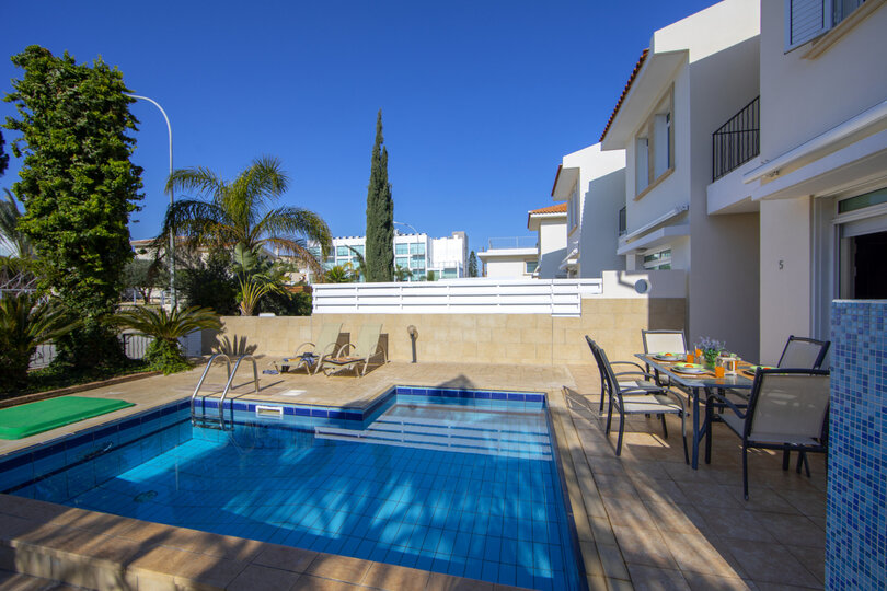 Siz ve Aileniz, Protaras Villa 1430, İncir Ağacı Koyu yakınlarındaki bu 5 Yıldızlı Özel Havuzlu Villaya Bayılacaksınız