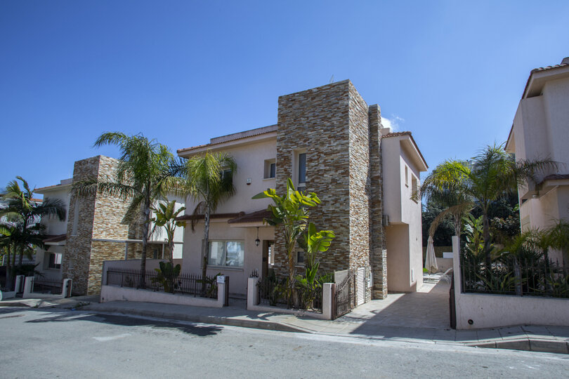 Pernera'da Plaja Yakın 5 Yıldızlı Villanızın Keyfini Çıkarmanın Sırrı, Protaras Villa 1449