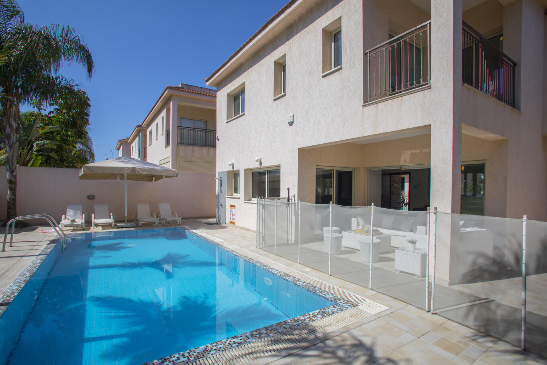 Pernera'da Plaja Yakın 5 Yıldızlı Villanızın Keyfini Çıkarmanın Sırrı, Protaras Villa 1449