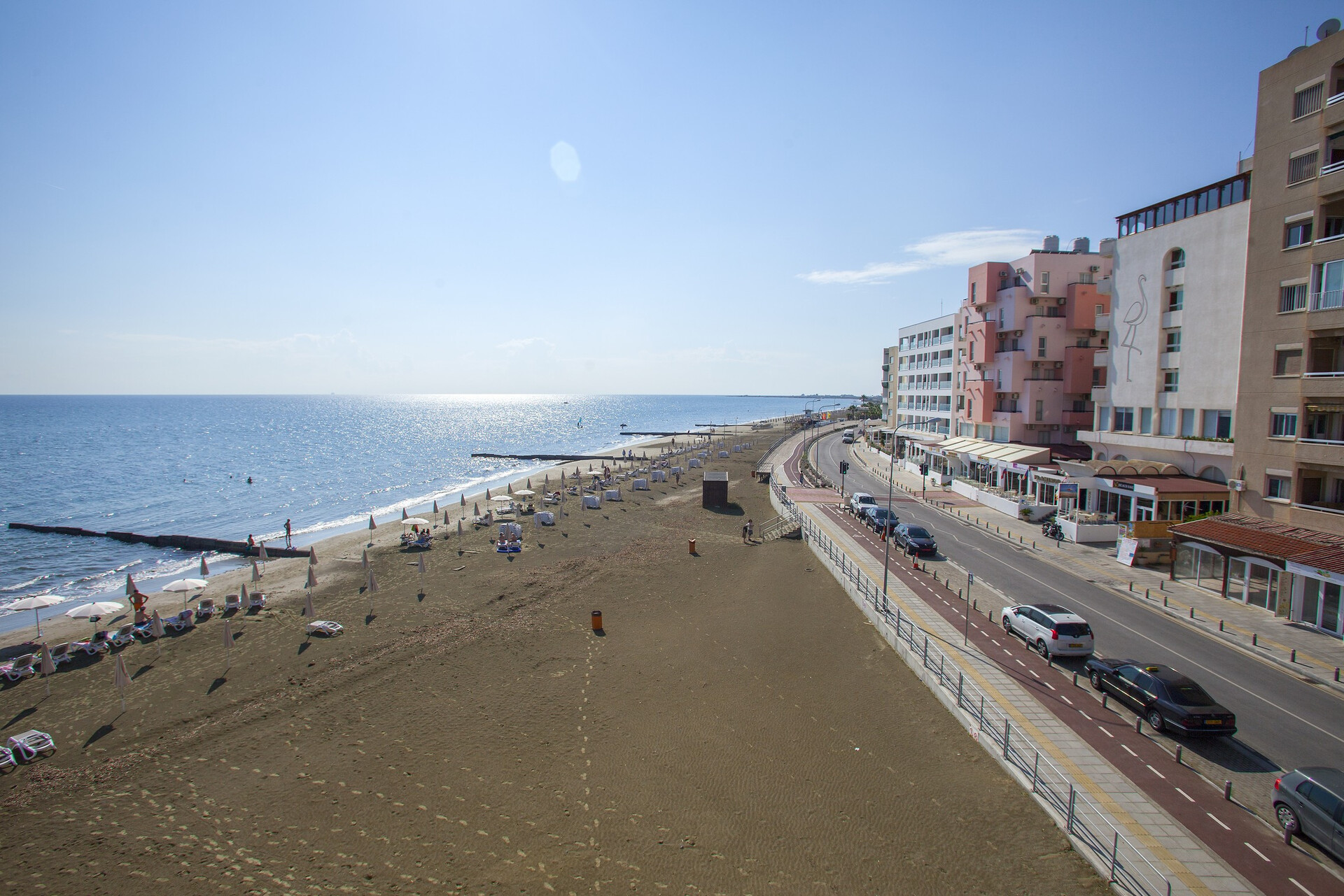 Kendinizi ve Ailenizi Plaja Dakikalar Mesafede Bu Mükemmel Tatil Dairesini Kiraladığınızı Hayal Edin, Larnaka Apartmanı 1390