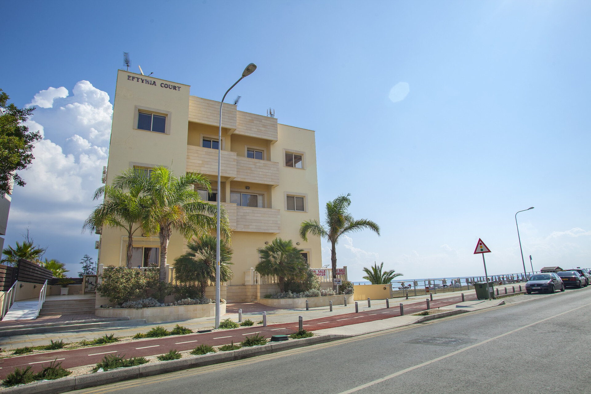 Kendinizi ve Ailenizi Plaja Dakikalar Mesafede Bu Mükemmel Tatil Dairesini Kiraladığınızı Hayal Edin, Larnaka Apartmanı 1390