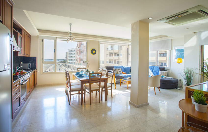 Kendinizi ve Ailenizi Plaja Dakikalar Mesafede Bu Mükemmel Tatil Dairesini Kiraladığınızı Hayal Edin, Larnaka Apartmanı 1390