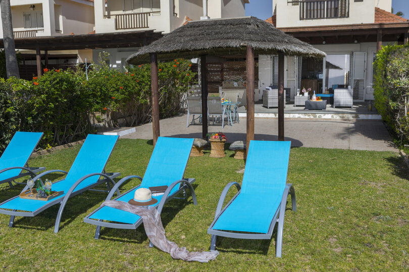 Sahilde Lüks 3 Yatak Odalı Villanızı Kiralamak İçin En İyi Kılavuz, Larnaka Villa 1394