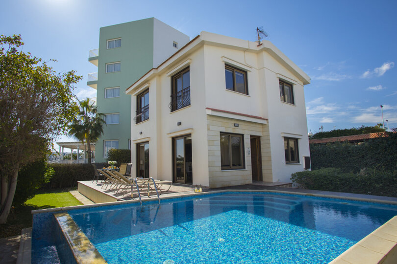 Ailenizin Bu Çağdaş Tarz Villayı Kiraladığını Hayal Edin, Protaras Villa 1466