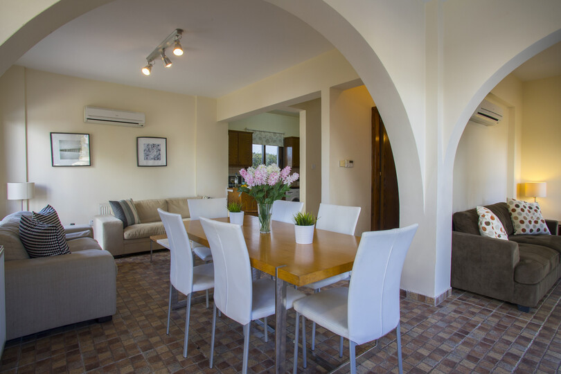 Ailenizin Bu Çağdaş Tarz Villayı Kiraladığını Hayal Edin, Protaras Villa 1466