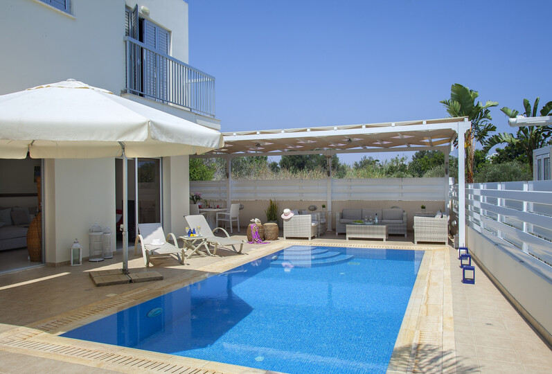 Plaja Yakın 5 Yıldızlı Villanızın Keyfini Çıkarmanın Sırrı, Protaras Villa 1469