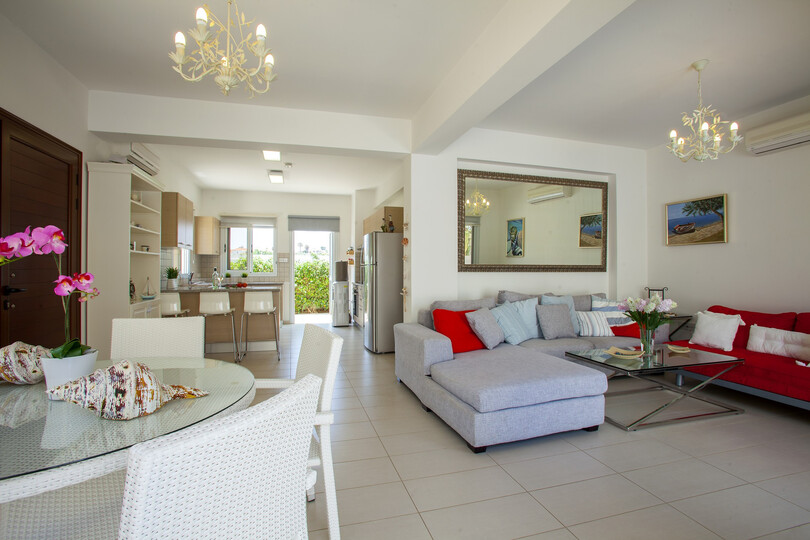 Plaja Yakın 5 Yıldızlı Villanızın Keyfini Çıkarmanın Sırrı, Protaras Villa 1469