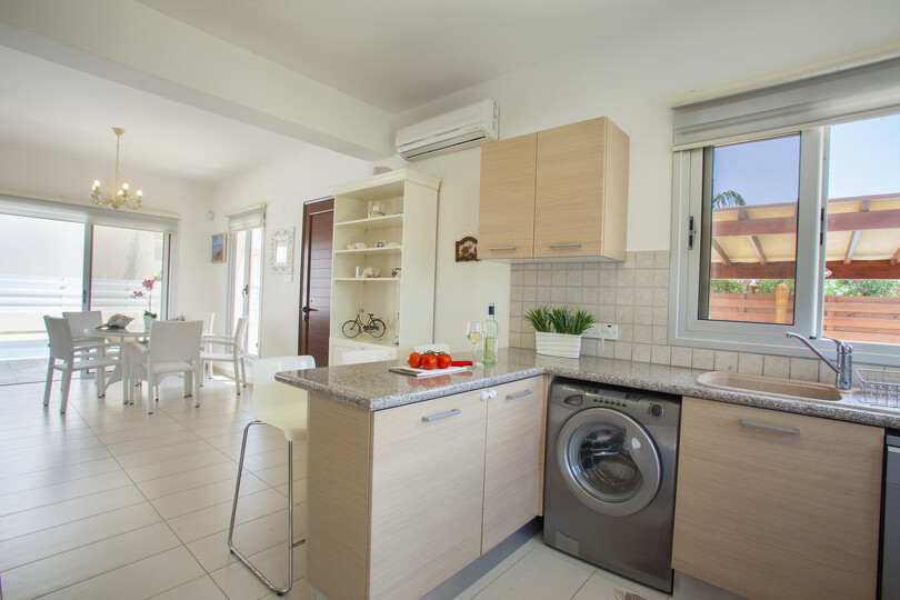Plaja Yakın 5 Yıldızlı Villanızın Keyfini Çıkarmanın Sırrı, Protaras Villa 1469