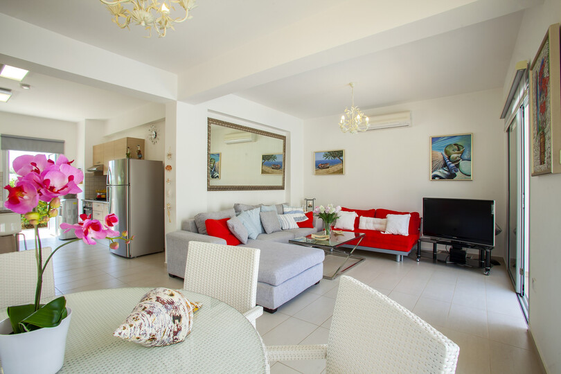 Plaja Yakın 5 Yıldızlı Villanızın Keyfini Çıkarmanın Sırrı, Protaras Villa 1469