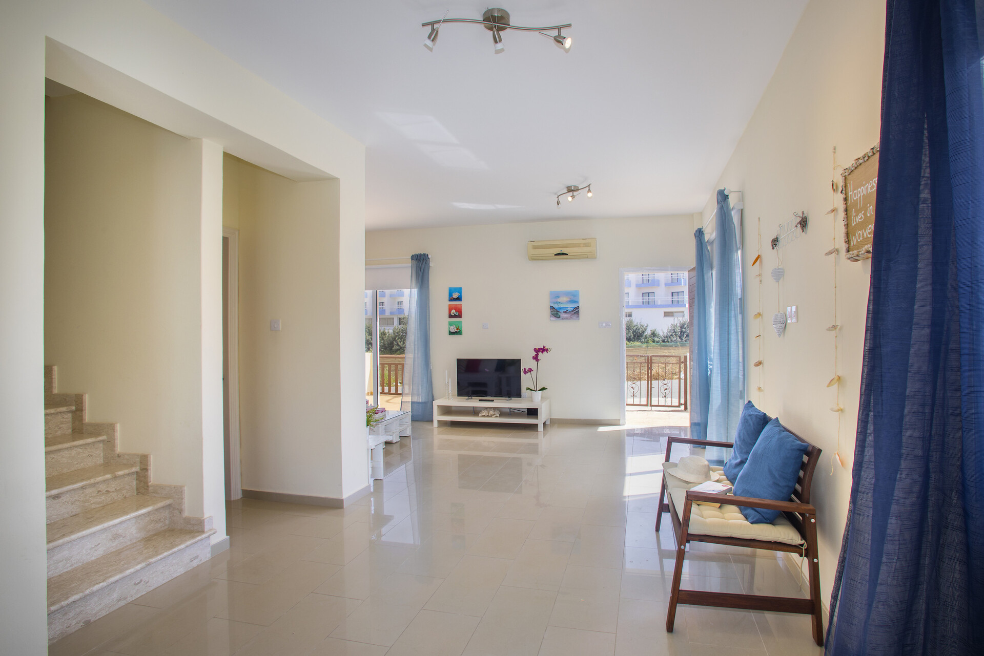 Plaja Yakın 5 Yıldızlı Villanızın Keyfini Çıkarmanın Sırrı, Protaras Villa 1484