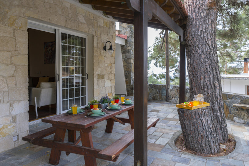 Siz ve Aileniz Orman Manzaralı Bu 5 Yıldızlı Villaya Bayılacaksınız, Limasol Villa 1001