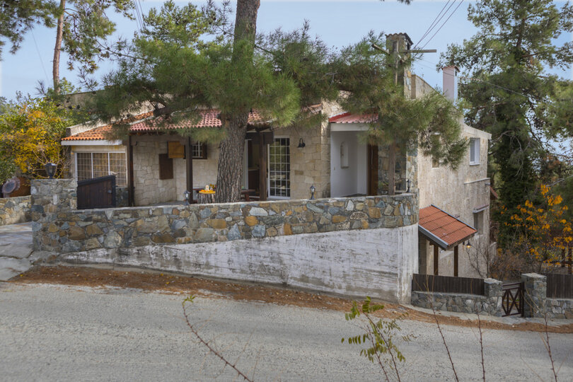 Siz ve Aileniz Orman Manzaralı Bu 5 Yıldızlı Villaya Bayılacaksınız, Limasol Villa 1001