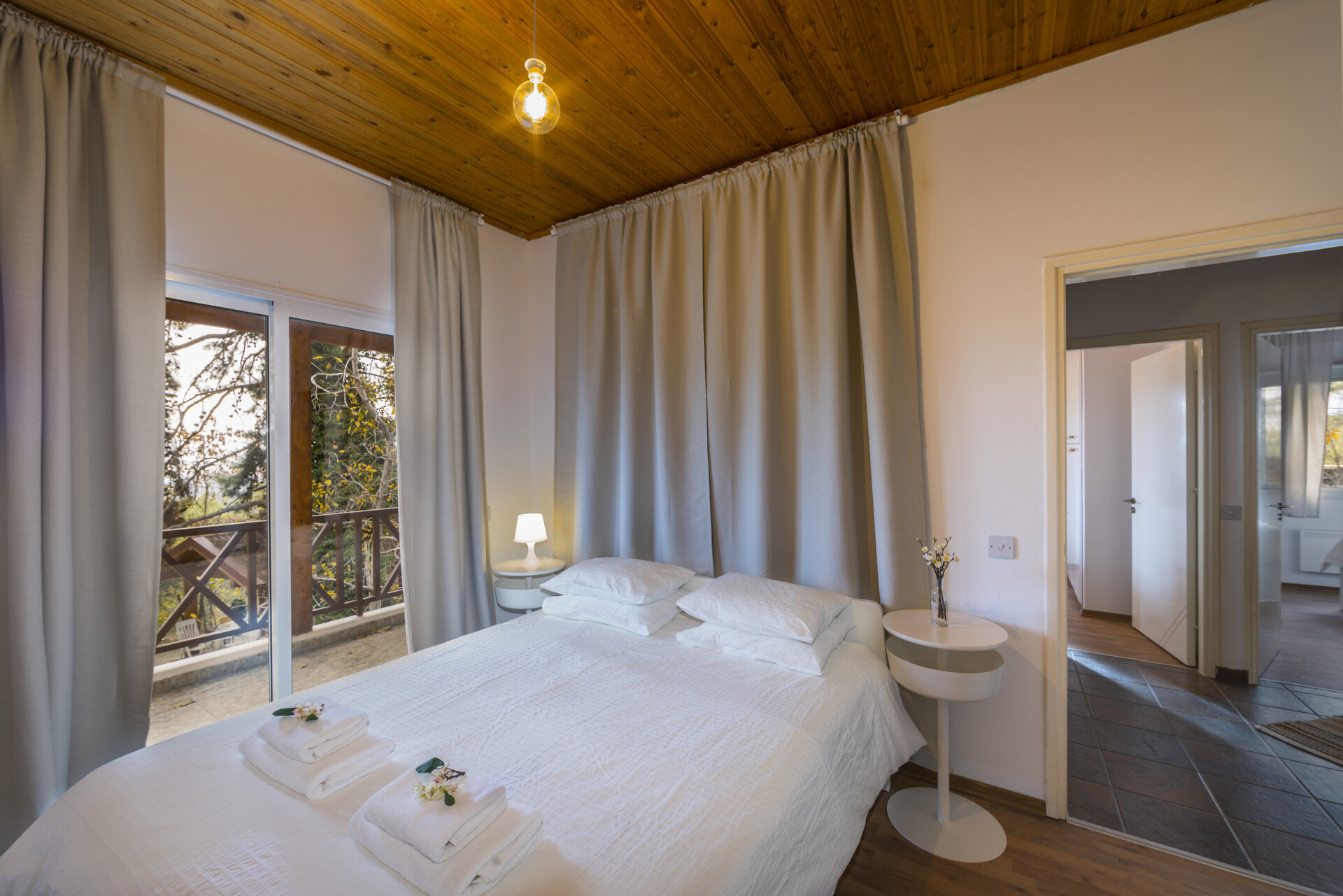 Siz ve Aileniz Orman Manzaralı Bu 5 Yıldızlı Villaya Bayılacaksınız, Limasol Villa 1001