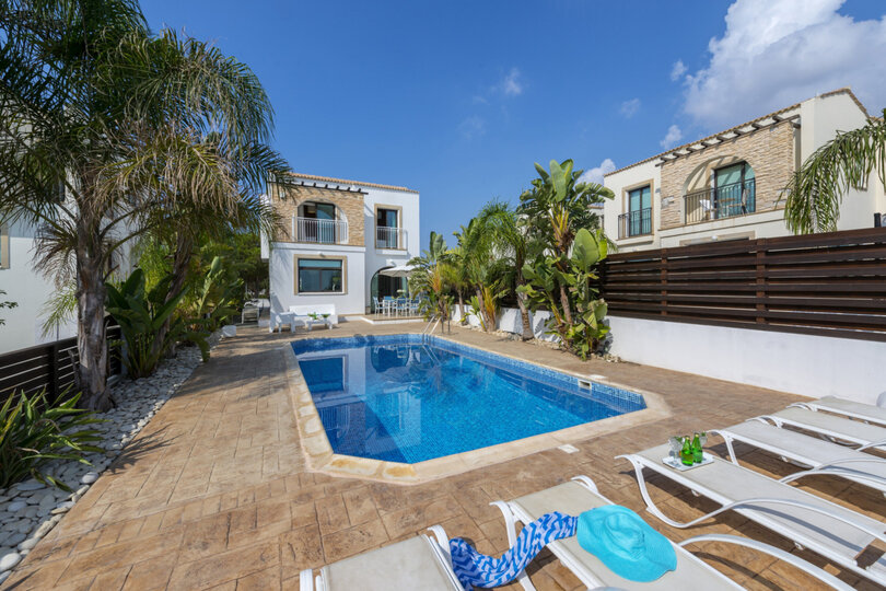 Plaja Yakın 5 Yıldızlı Villanızın Keyfini Çıkarmanın Sırrı, Protaras Villa 1498