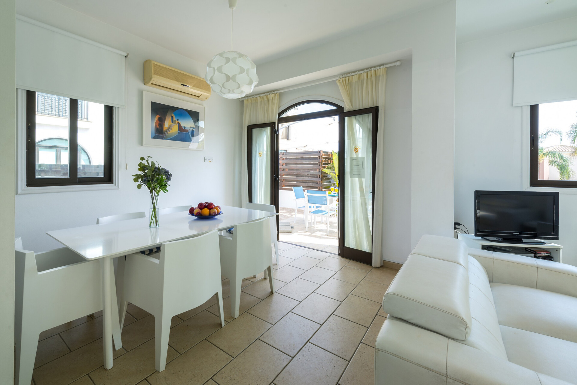 Plaja Yakın 5 Yıldızlı Villanızın Keyfini Çıkarmanın Sırrı, Protaras Villa 1498