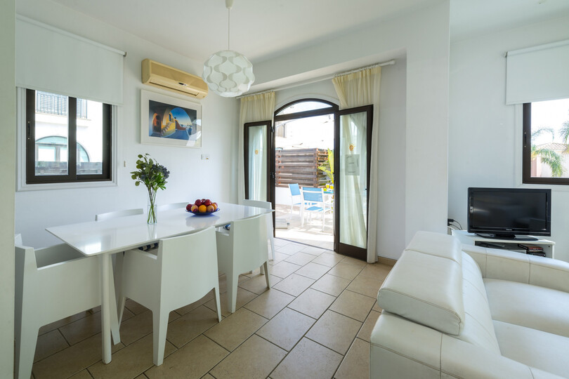 Plaja Yakın 5 Yıldızlı Villanızın Keyfini Çıkarmanın Sırrı, Protaras Villa 1498