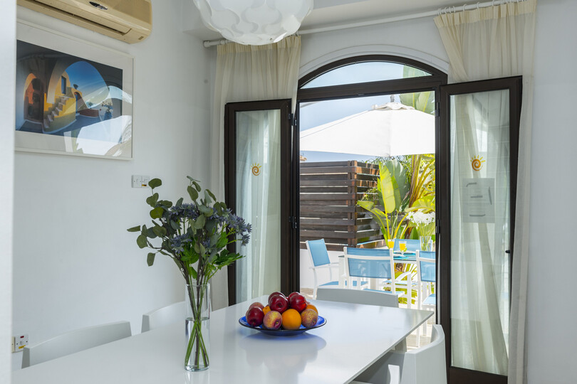 Plaja Yakın 5 Yıldızlı Villanızın Keyfini Çıkarmanın Sırrı, Protaras Villa 1498