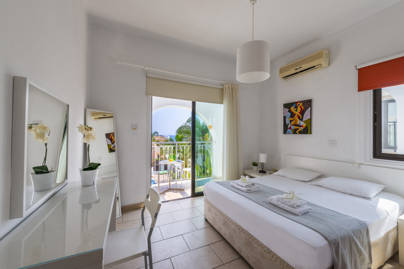 Plaja Yakın 5 Yıldızlı Villanızın Keyfini Çıkarmanın Sırrı, Protaras Villa 1498
