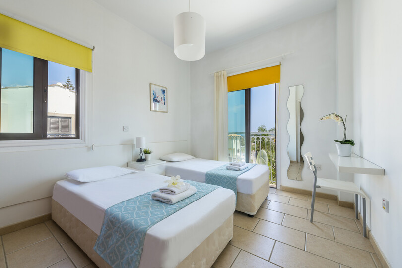 Plaja Yakın 5 Yıldızlı Villanızın Keyfini Çıkarmanın Sırrı, Protaras Villa 1498