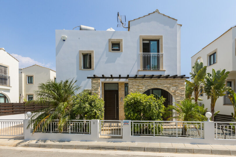 Plaja Yakın 5 Yıldızlı Villanızın Keyfini Çıkarmanın Sırrı, Protaras Villa 1498