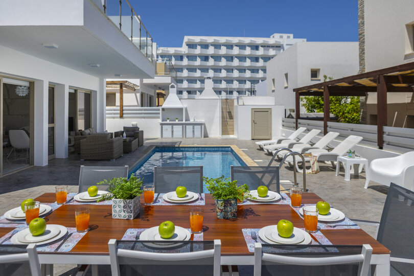 Siz ve Aileniz Bu 5 Yıldızlı Özel Havuzlu Villaya Bayılacaksınız, Protaras Villa 1500
