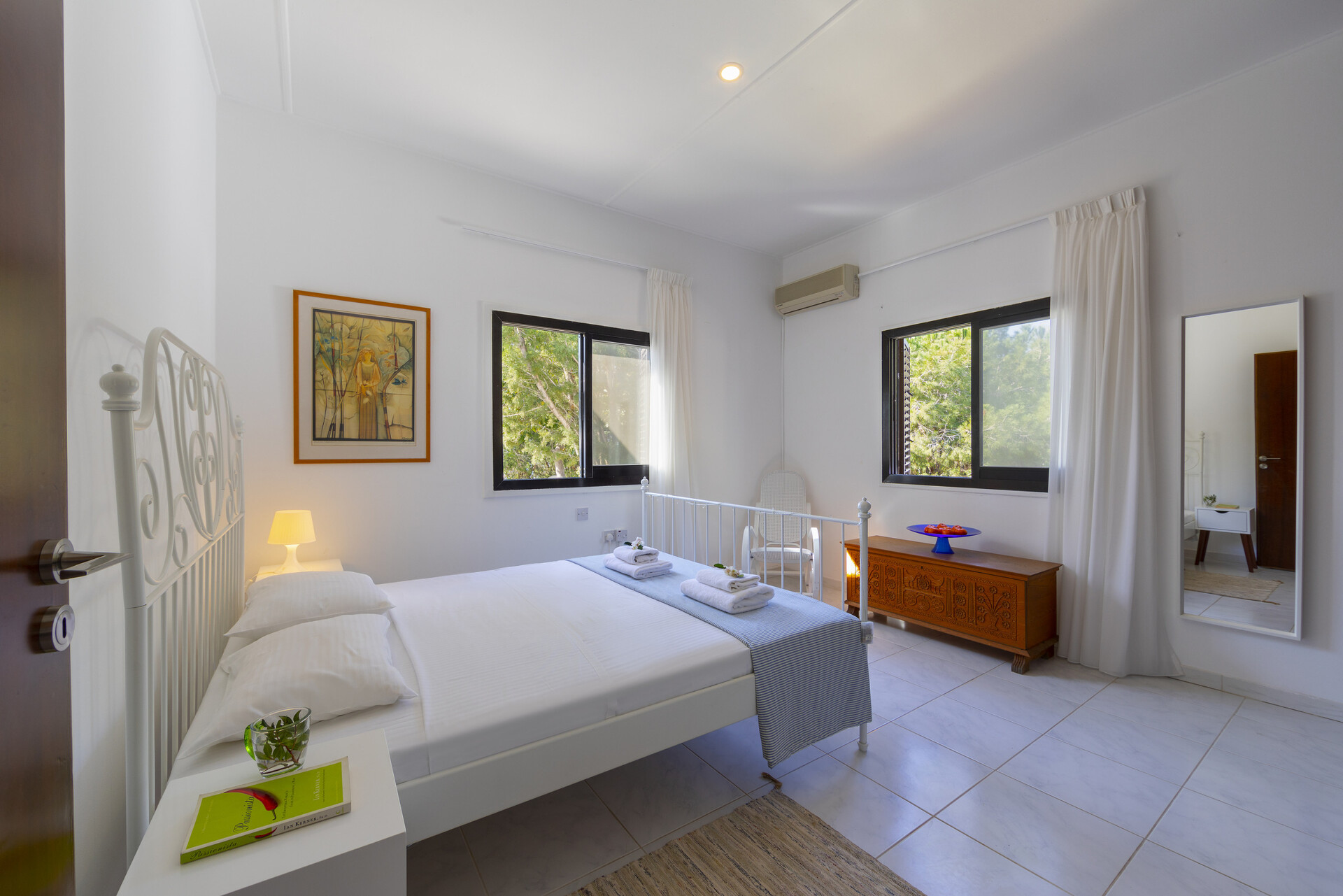 Ailenizin Ayia Napa, Ayia Napa Villa 1371'de Bu Lüks Çağdaş Tarz Villayı Kiraladığını Hayal Edin