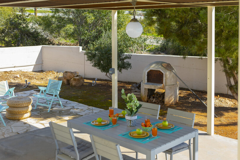 Ailenizin Ayia Napa, Ayia Napa Villa 1371'de Bu Lüks Çağdaş Tarz Villayı Kiraladığını Hayal Edin