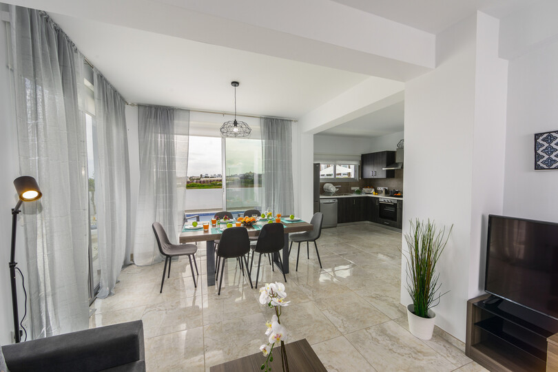 Deniz Manzaralı 5 Yıldızlı Villanızın Keyfini Çıkarmanın Sırrı, Protaras Villa 1505