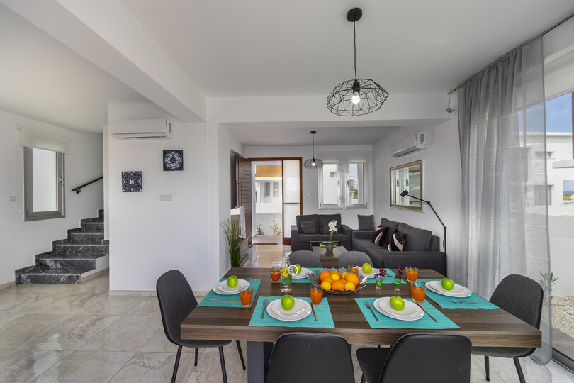 Deniz Manzaralı 5 Yıldızlı Villanızın Keyfini Çıkarmanın Sırrı, Protaras Villa 1505