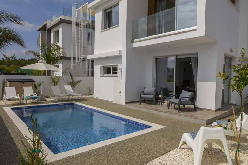 Deniz Manzaralı 5 Yıldızlı Villanızın Keyfini Çıkarmanın Sırrı, Protaras Villa 1505