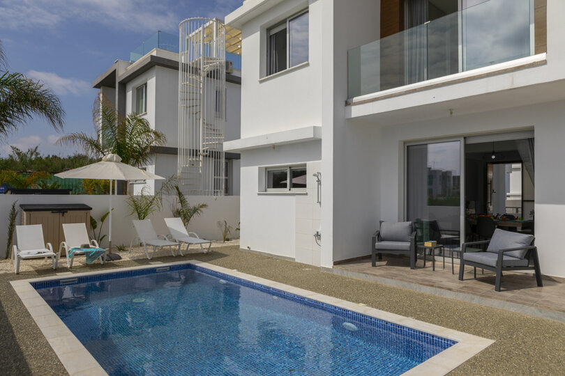 Deniz Manzaralı 5 Yıldızlı Villanızın Keyfini Çıkarmanın Sırrı, Protaras Villa 1505