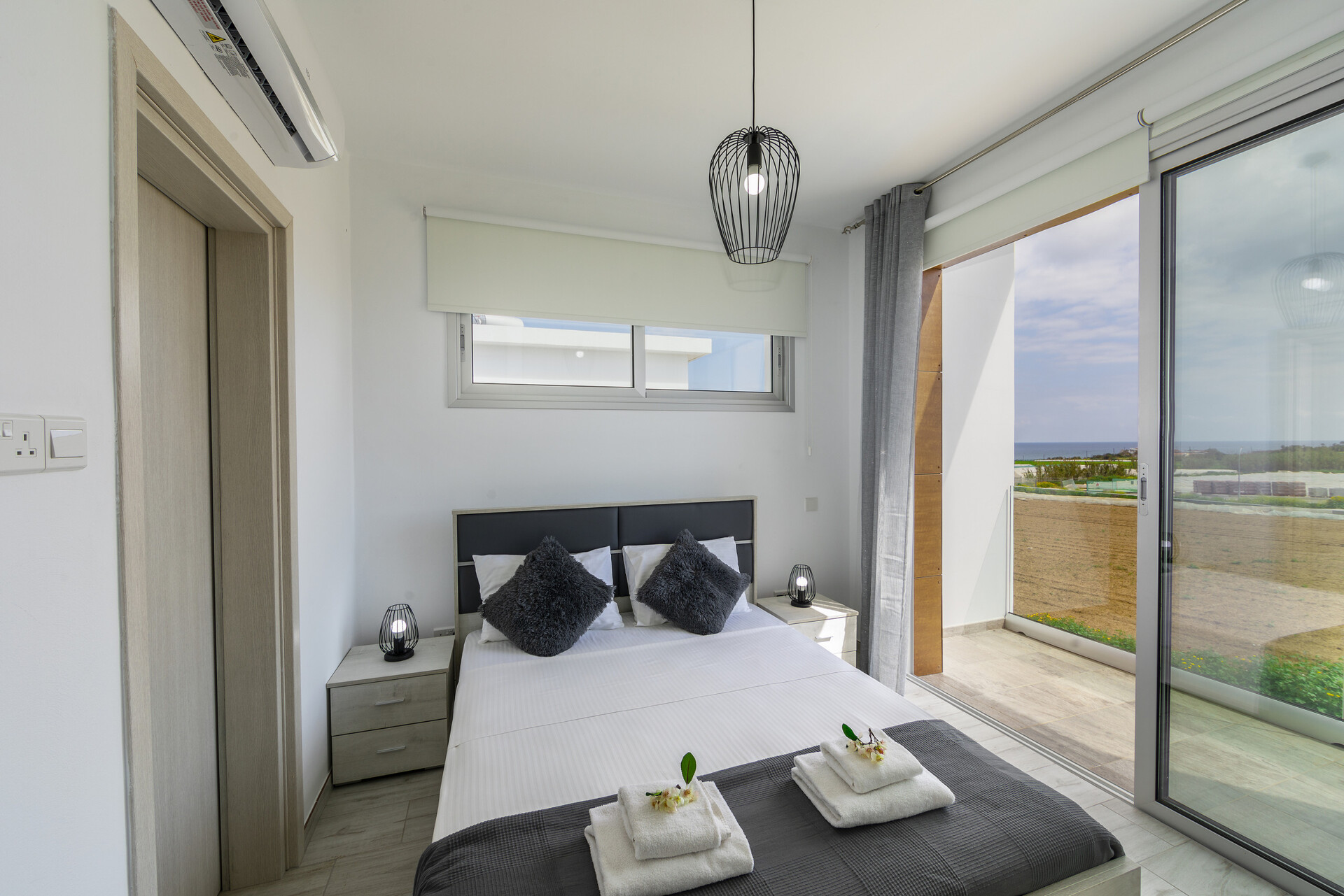 Deniz Manzaralı 5 Yıldızlı Villanızın Keyfini Çıkarmanın Sırrı, Protaras Villa 1505