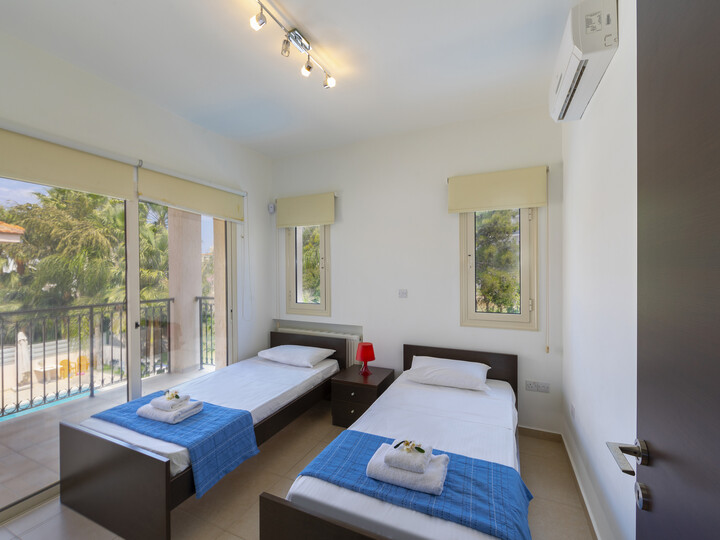 Sonunda Pernera'da Plaja Yakın Mükemmel Lüks Villa Protaras Villa 1506'yı Kiralayabilirsiniz.
