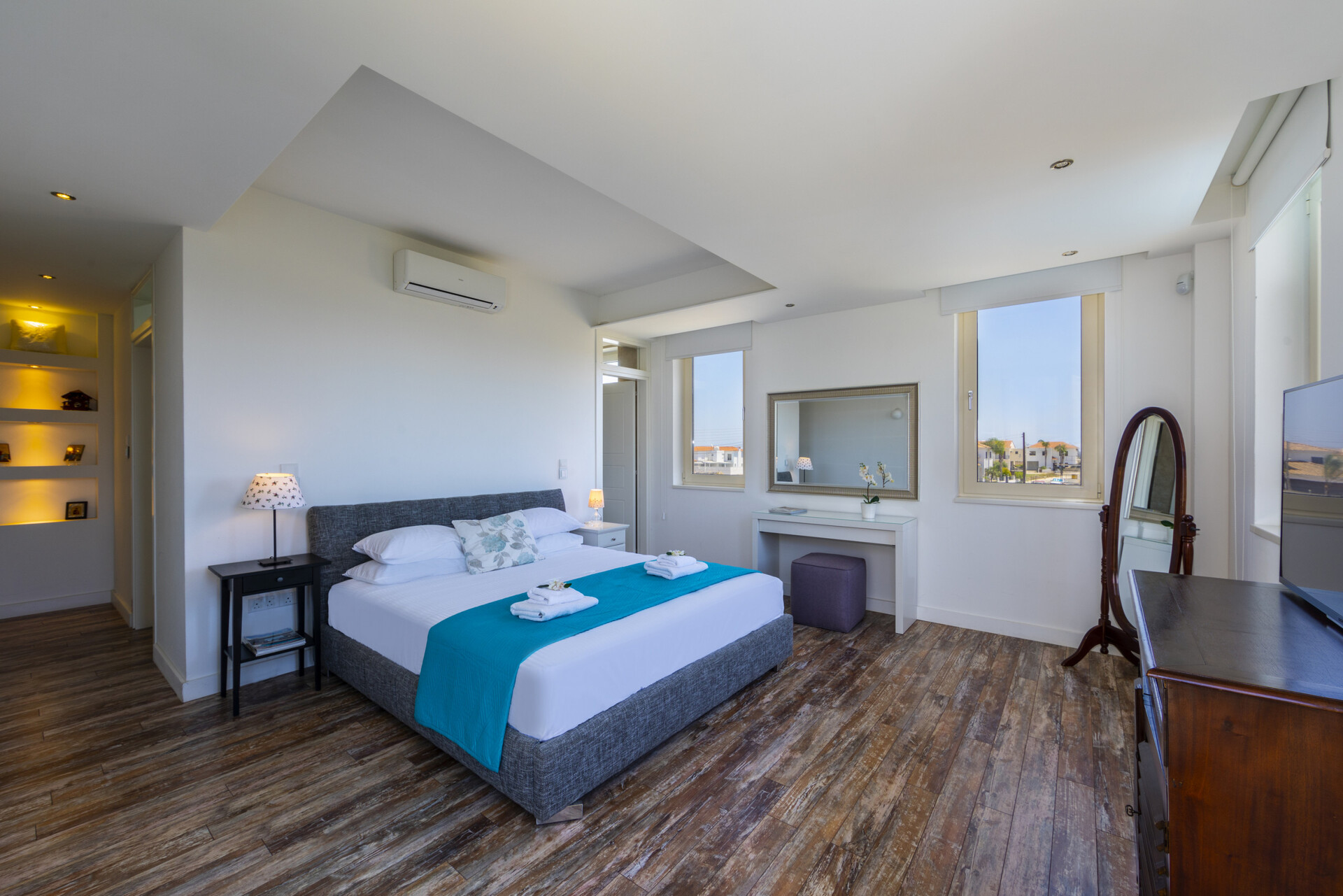 Picture Güzel Özel Havuzlu 5 Yıldızlı Villanızı Kiralamak, Larnaka Villa 1397