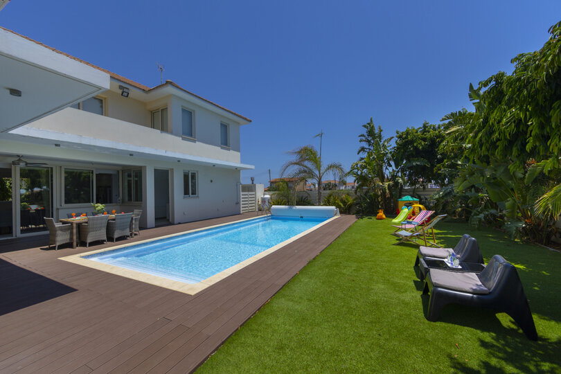 Picture Güzel Özel Havuzlu 5 Yıldızlı Villanızı Kiralamak, Larnaka Villa 1397