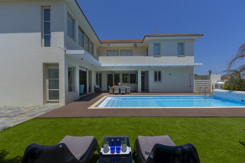 Picture Güzel Özel Havuzlu 5 Yıldızlı Villanızı Kiralamak, Larnaka Villa 1397