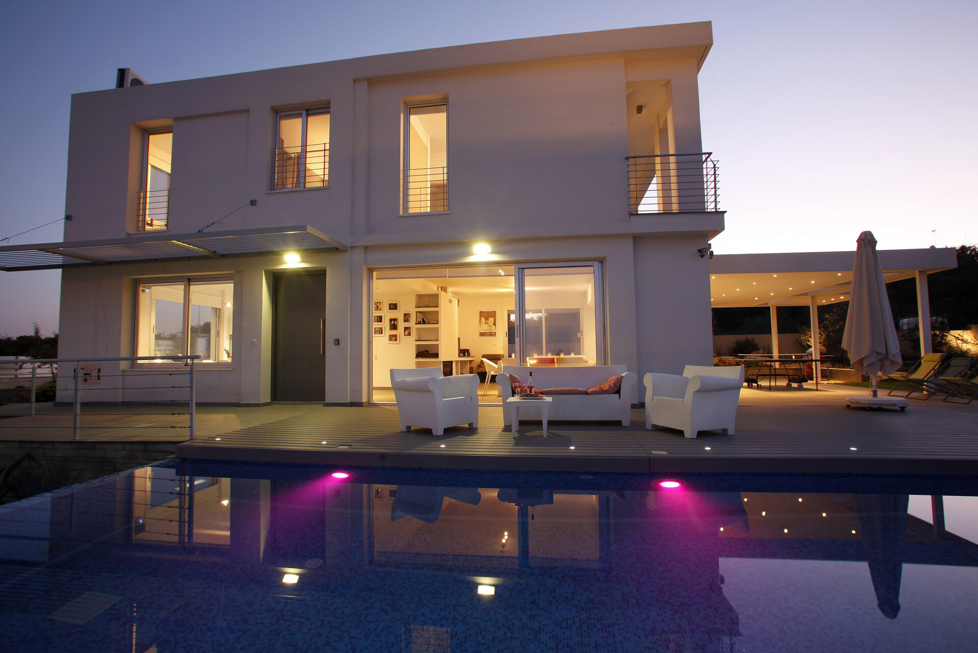 Ailenizin Deniz Manzaralı Bu Lüks Villayı Kiraladığını Düşünün, Protaras Villa 1528