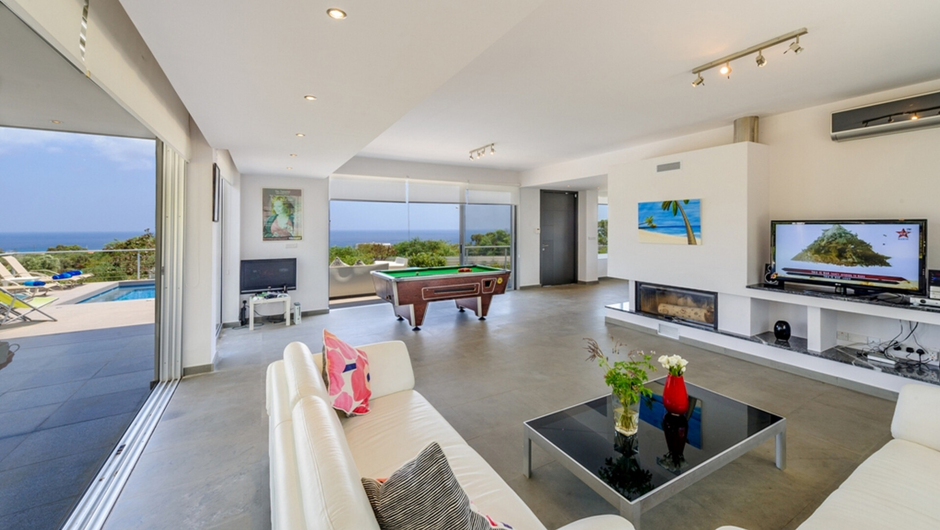 Ailenizin Deniz Manzaralı Bu Lüks Villayı Kiraladığını Düşünün, Protaras Villa 1528