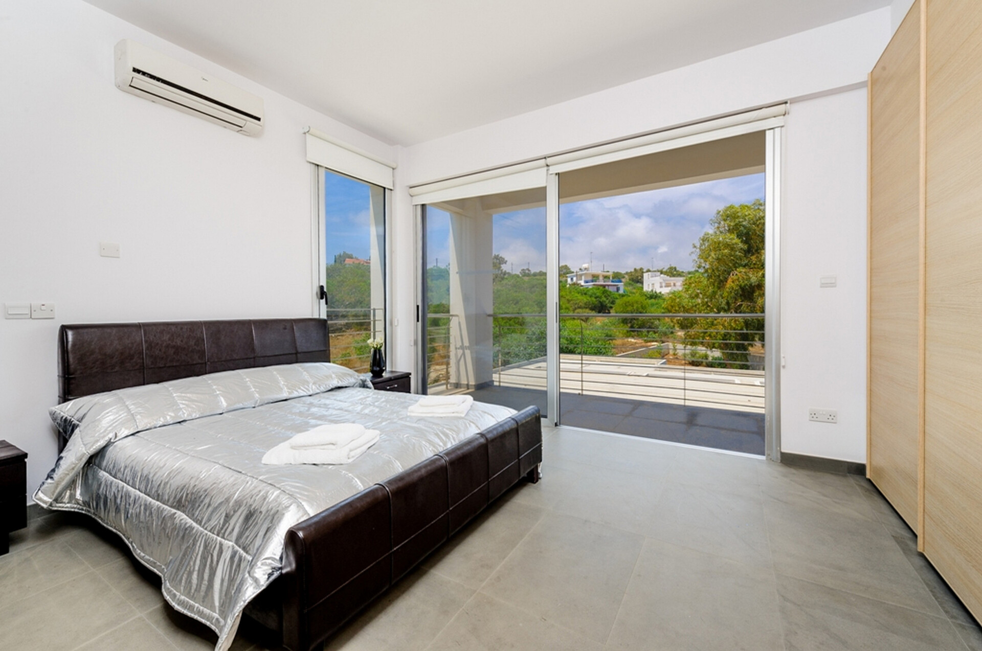 Ailenizin Deniz Manzaralı Bu Lüks Villayı Kiraladığını Düşünün, Protaras Villa 1528