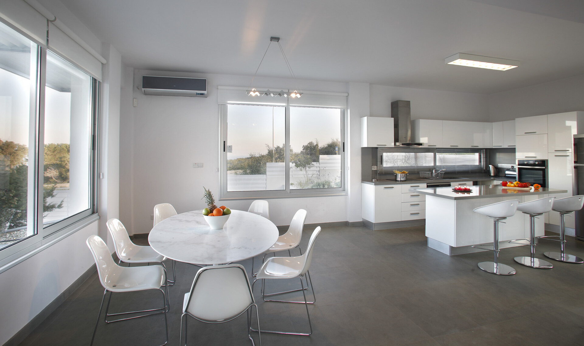 Ailenizin Deniz Manzaralı Bu Lüks Villayı Kiraladığını Düşünün, Protaras Villa 1528
