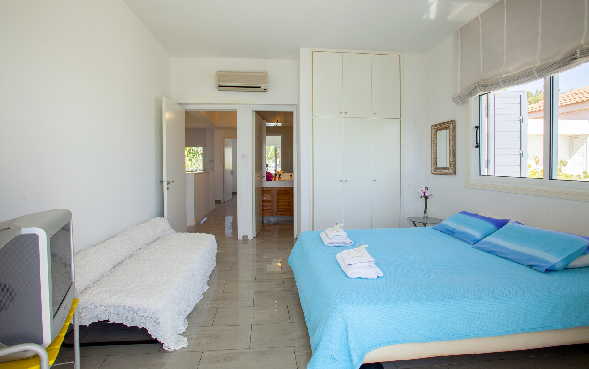 Ailenizin Bu Lüks Sahil Villasını Kiraladığını Düşünün, Larnaka Villa 1399