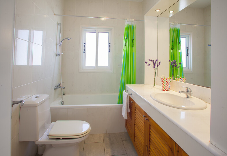 Ailenizin Bu Lüks Sahil Villasını Kiraladığını Düşünün, Larnaka Villa 1399