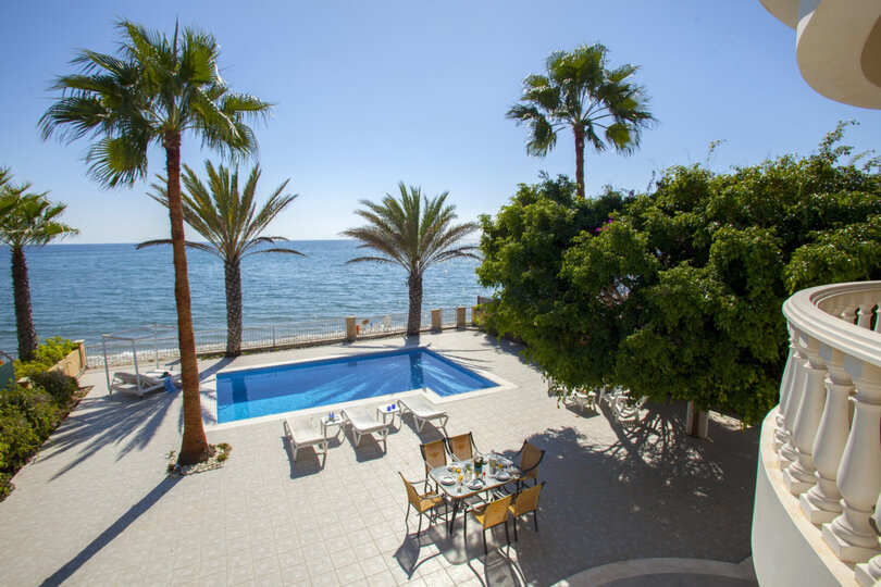 Ailenizin Bu Lüks Sahil Villasını Kiraladığını Düşünün, Larnaka Villa 1399
