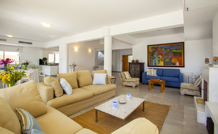 Ailenizin Bu Lüks Sahil Villasını Kiraladığını Düşünün, Larnaka Villa 1399