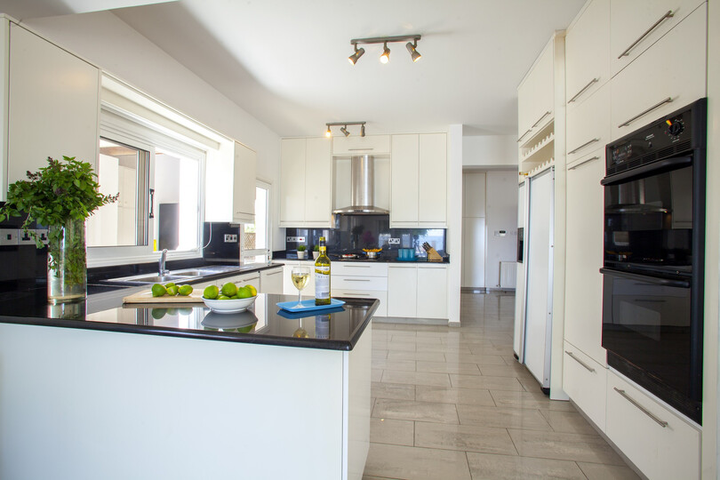 Ailenizin Bu Lüks Sahil Villasını Kiraladığını Düşünün, Larnaka Villa 1399