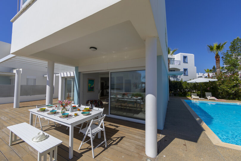 Plaja birkaç dakika mesafede Lüks 5 Yatak Odalı Villanızı Kiralamak İçin En İyi Kılavuz, Protaras Villa 1530