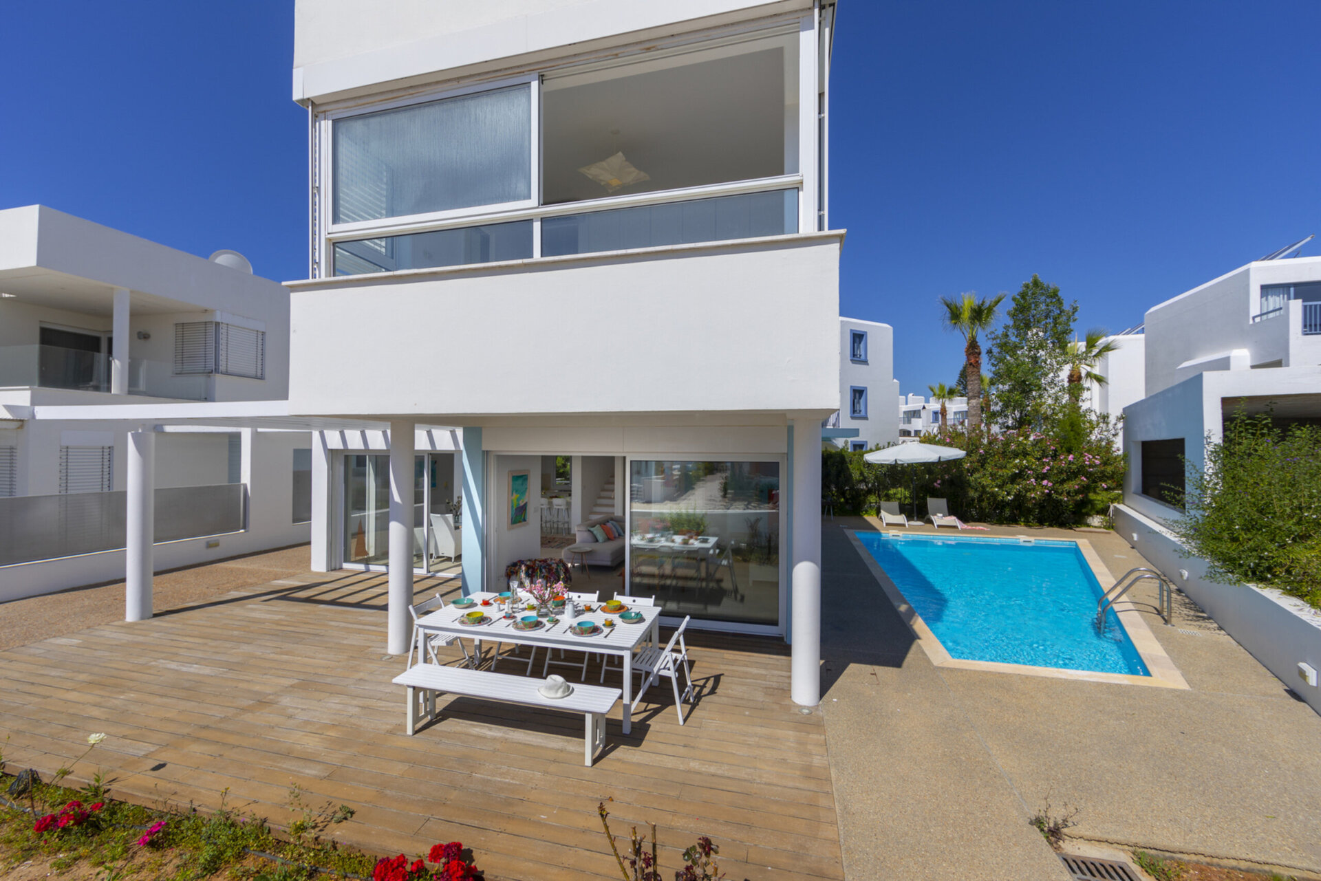 Plaja birkaç dakika mesafede Lüks 5 Yatak Odalı Villanızı Kiralamak İçin En İyi Kılavuz, Protaras Villa 1530